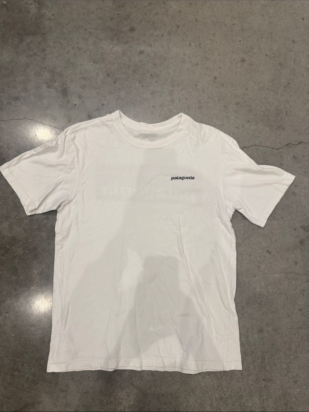 Patagonia P-6 Logo Tee Men’s Small White Made in USA